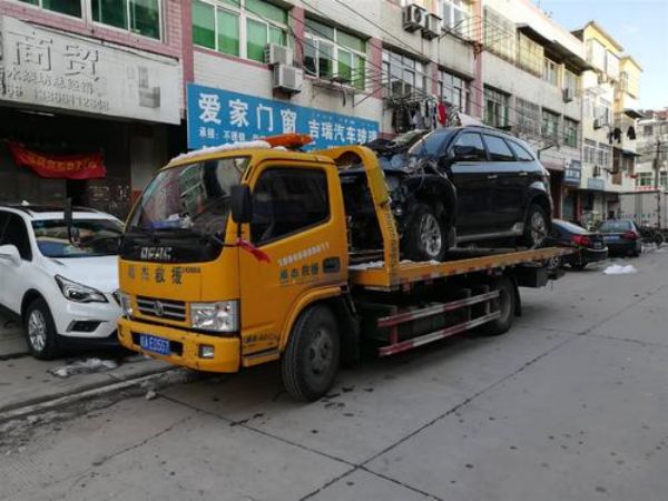 云双鸭山市吊车电话_为什么要选择吊车出租?